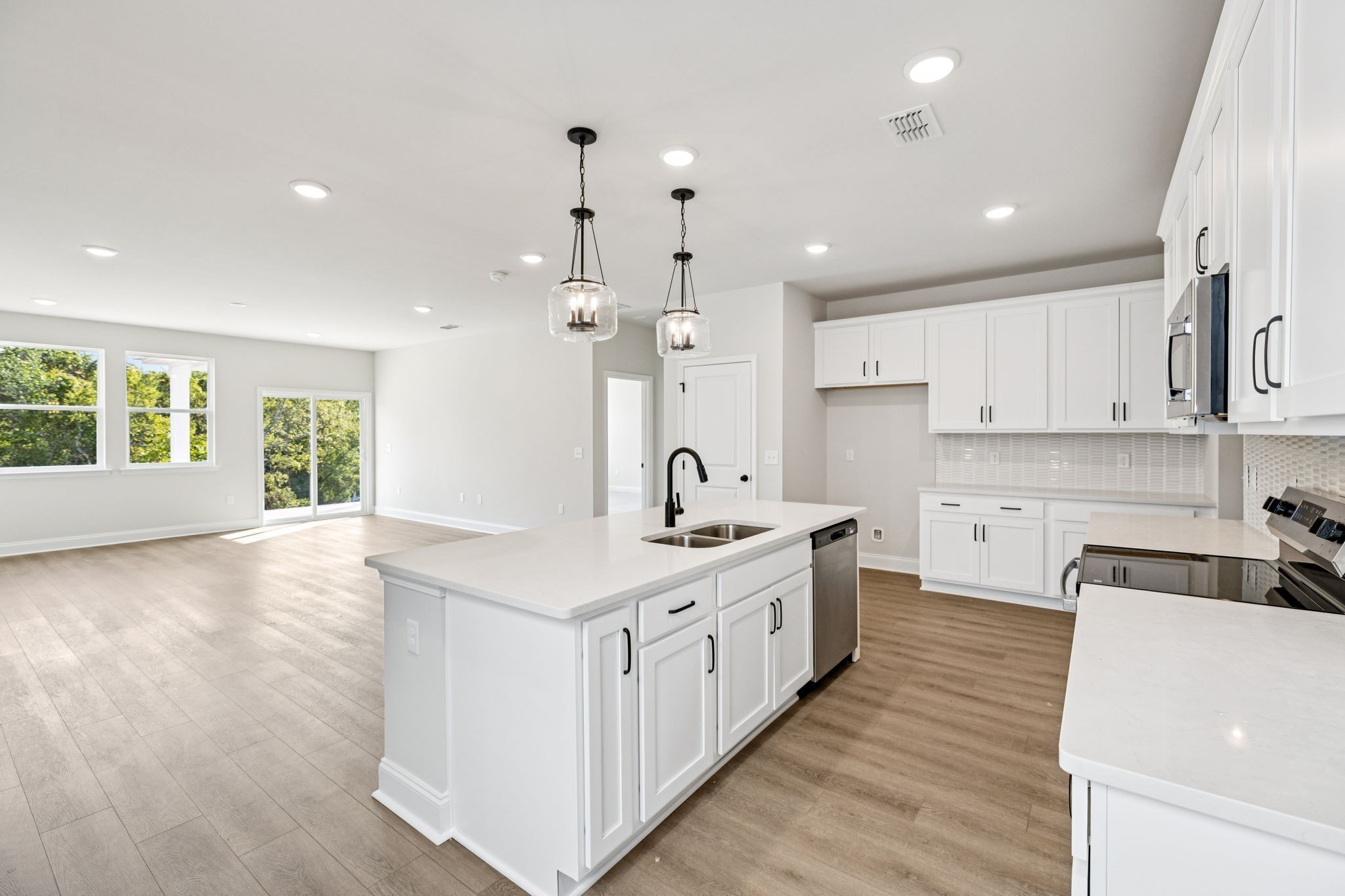 120 Dahlia Drive La Vergne TN 37086