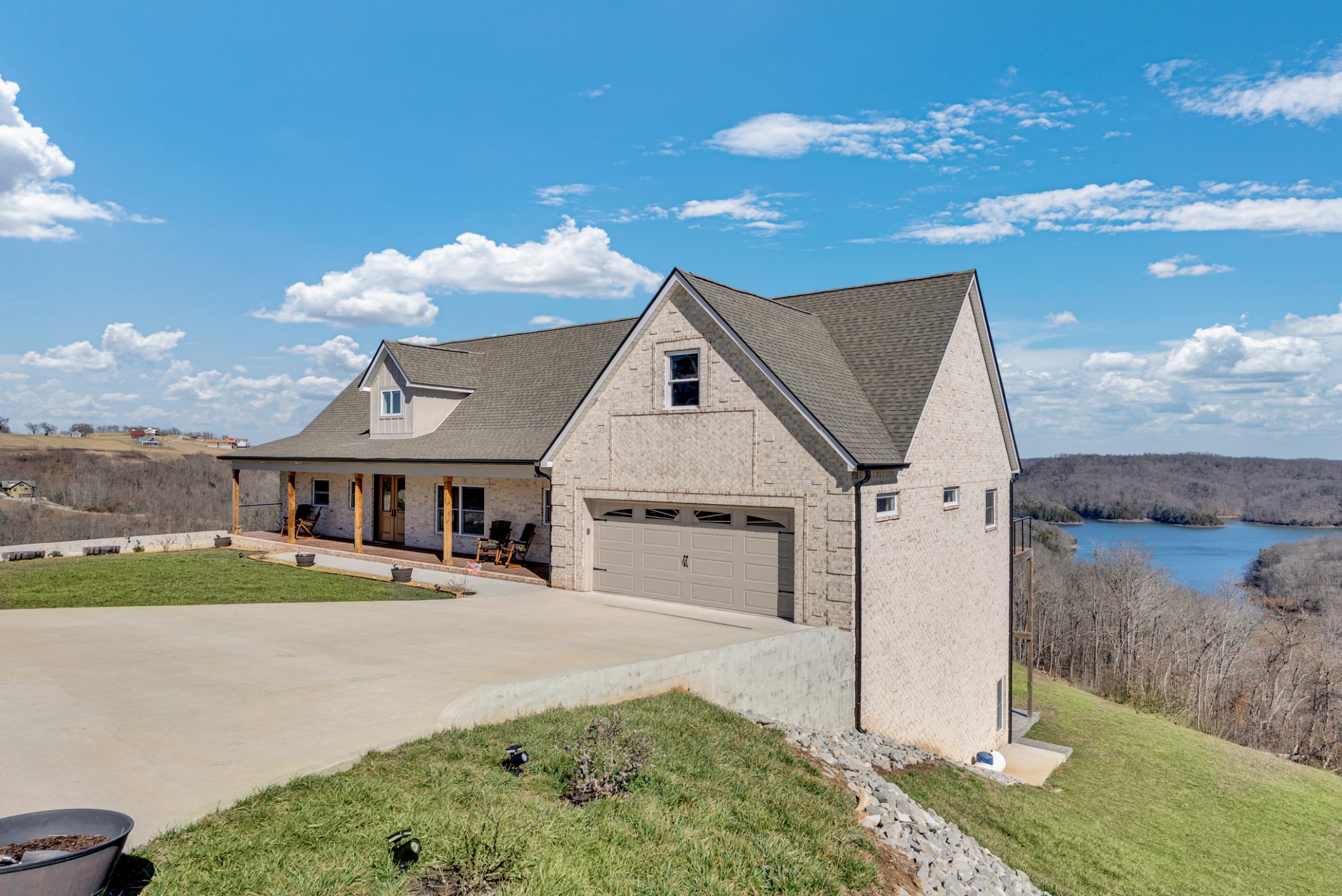 209 N Rockfish Lane Hilham TN 38568