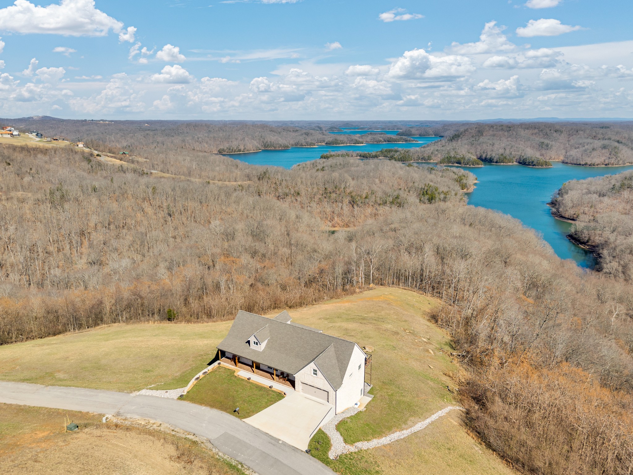 209 N Rockfish Lane Hilham TN 38568