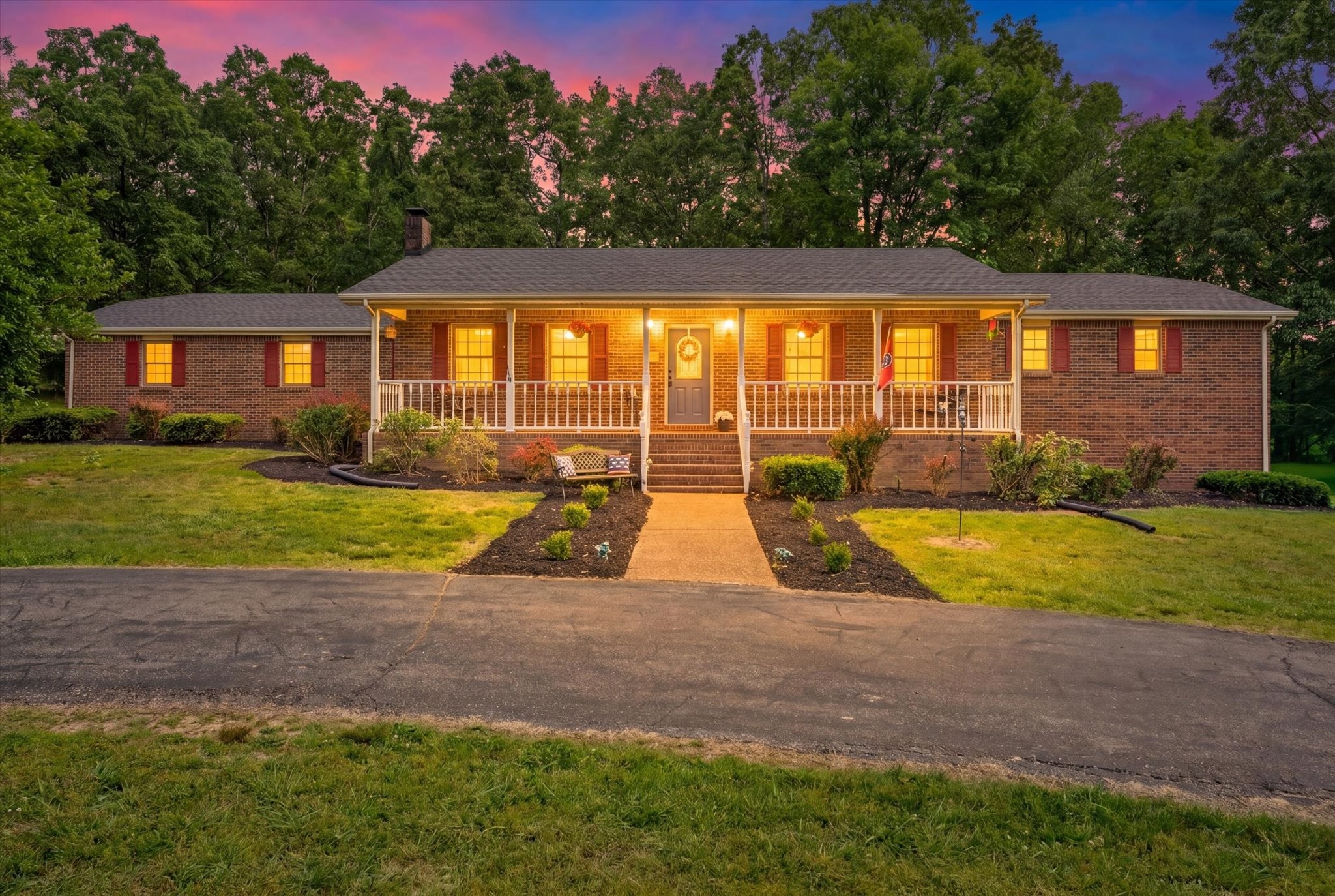 1649 N Main Street Tennessee Ridge TN 37178