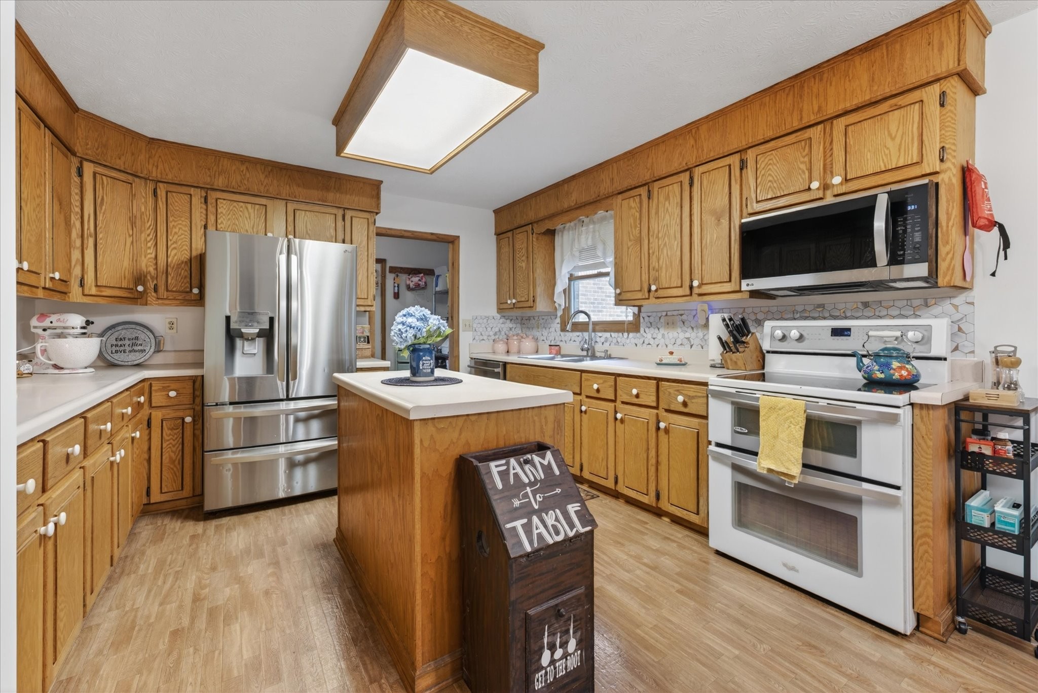 1649 N Main Street Tennessee Ridge TN 37178