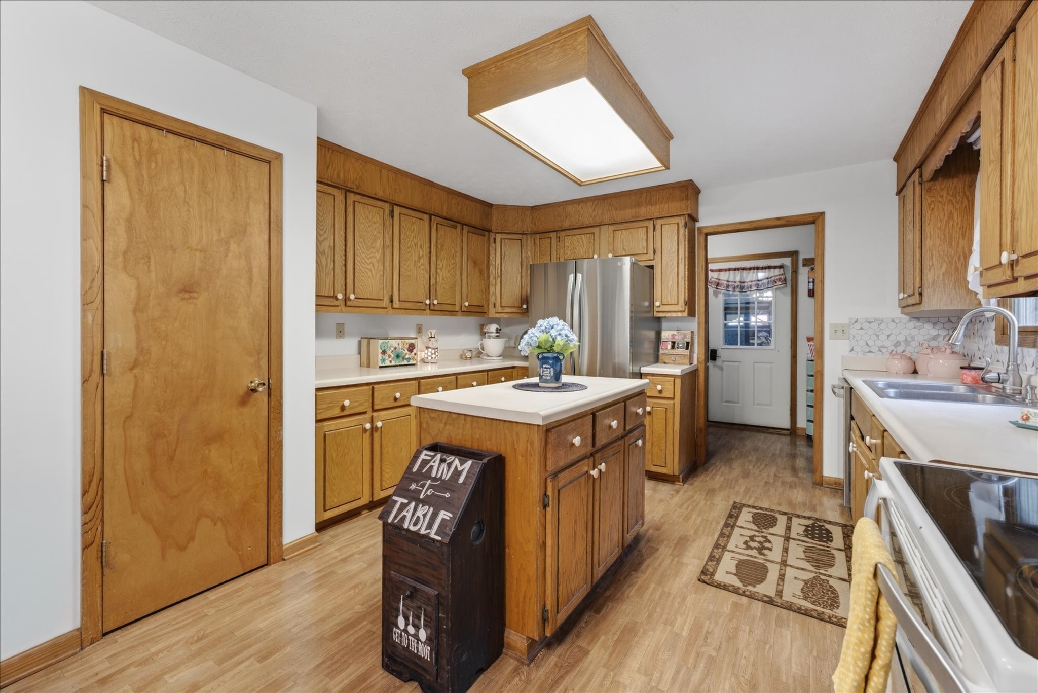 1649 N Main Street Tennessee Ridge TN 37178