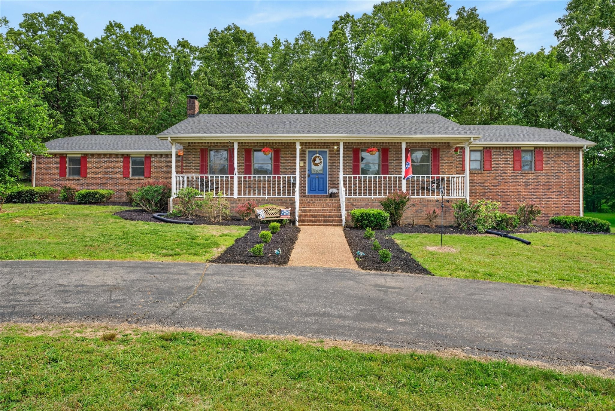 1649 N Main Street Tennessee Ridge TN 37178