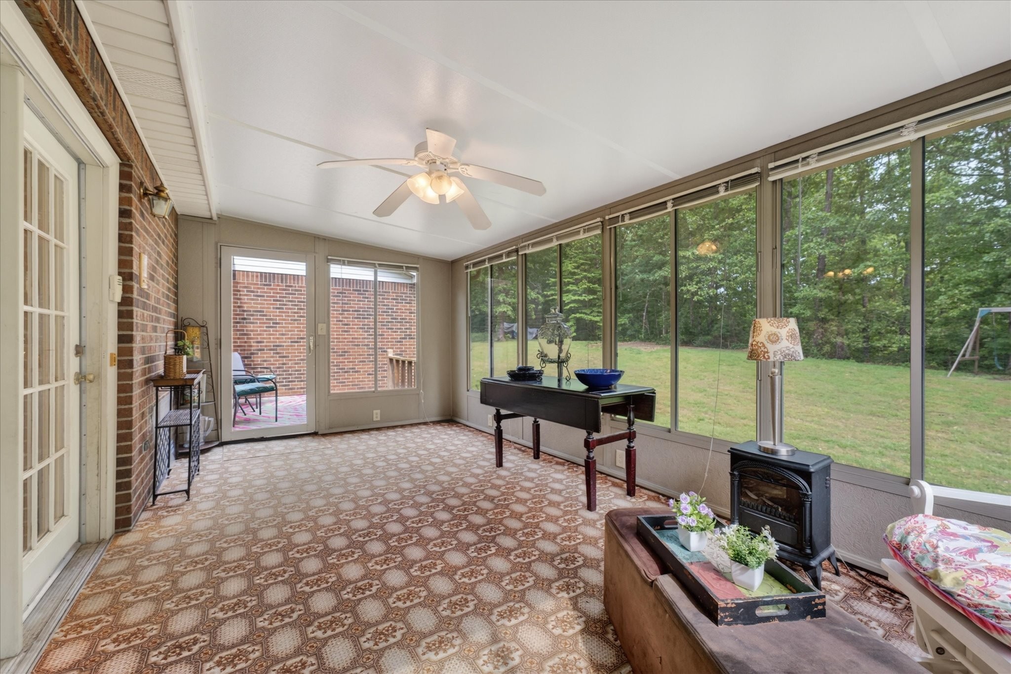 1649 N Main Street Tennessee Ridge TN 37178