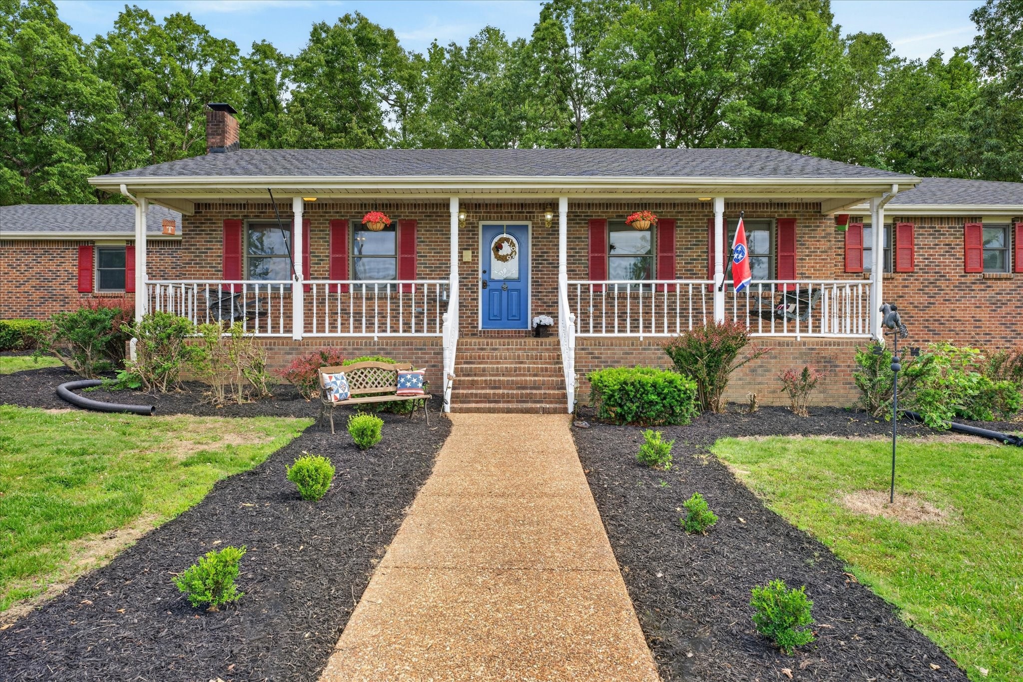 1649 N Main Street Tennessee Ridge TN 37178