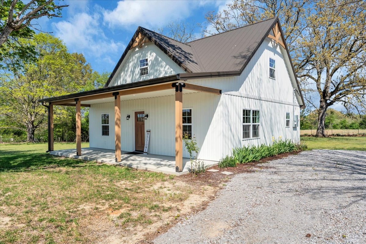 2152 Old Well Road Morrison TN 37357