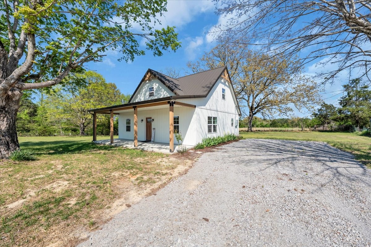 2152 Old Well Road Morrison TN 37357