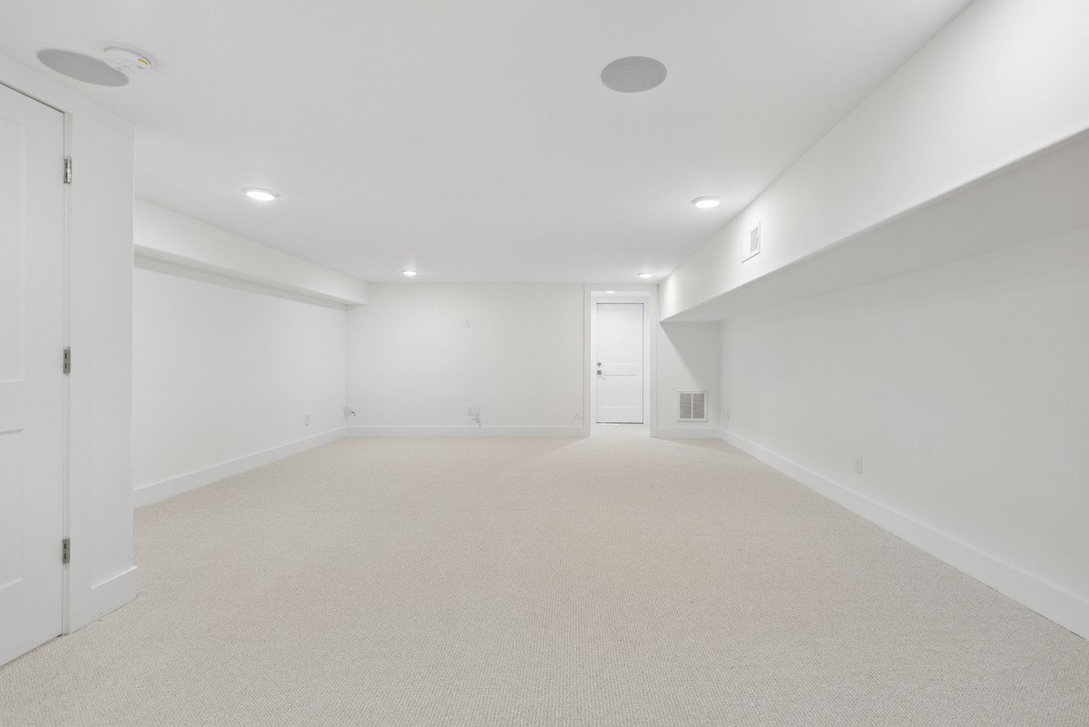 809 45th Ave, N Nashville TN 37209
