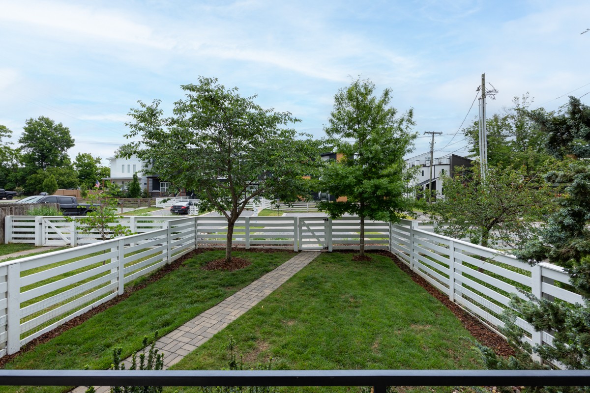 809 45th Ave, N Nashville TN 37209