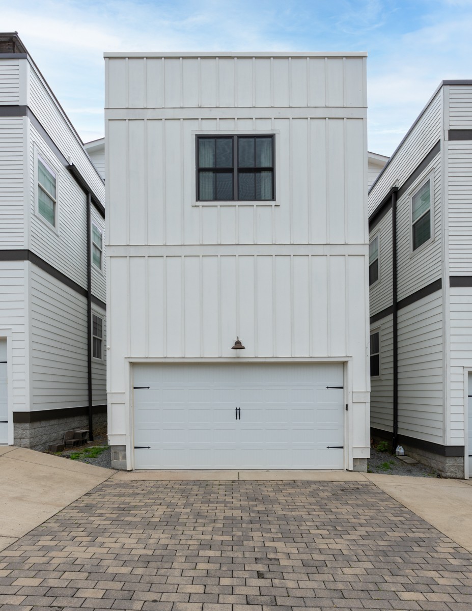 809 45th Ave, N Nashville TN 37209