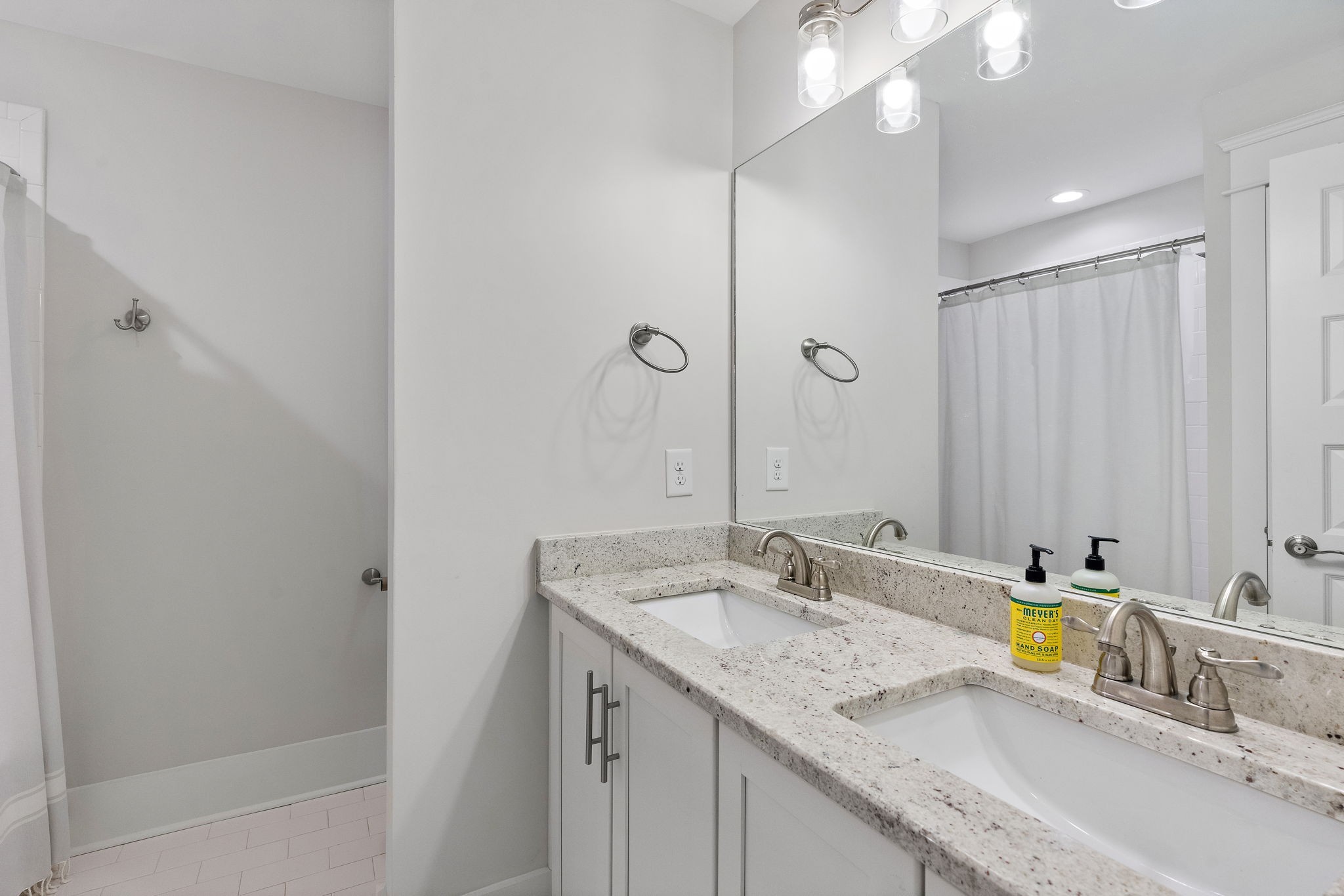 414B Saint Francis Avenue Nashville TN 37205