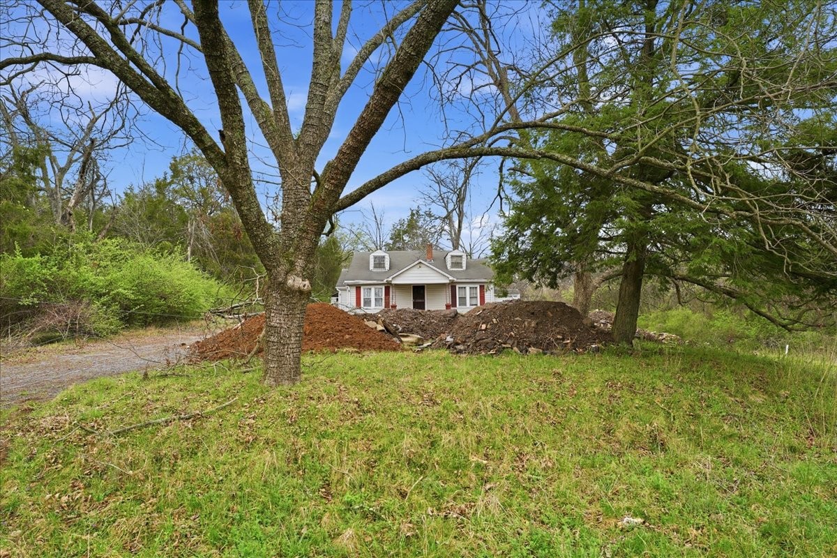1219 S Dickerson Road Goodlettsville TN 37072