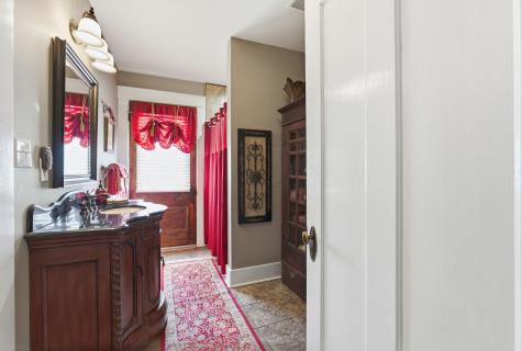 564 E Main Street Jackson TN 38301