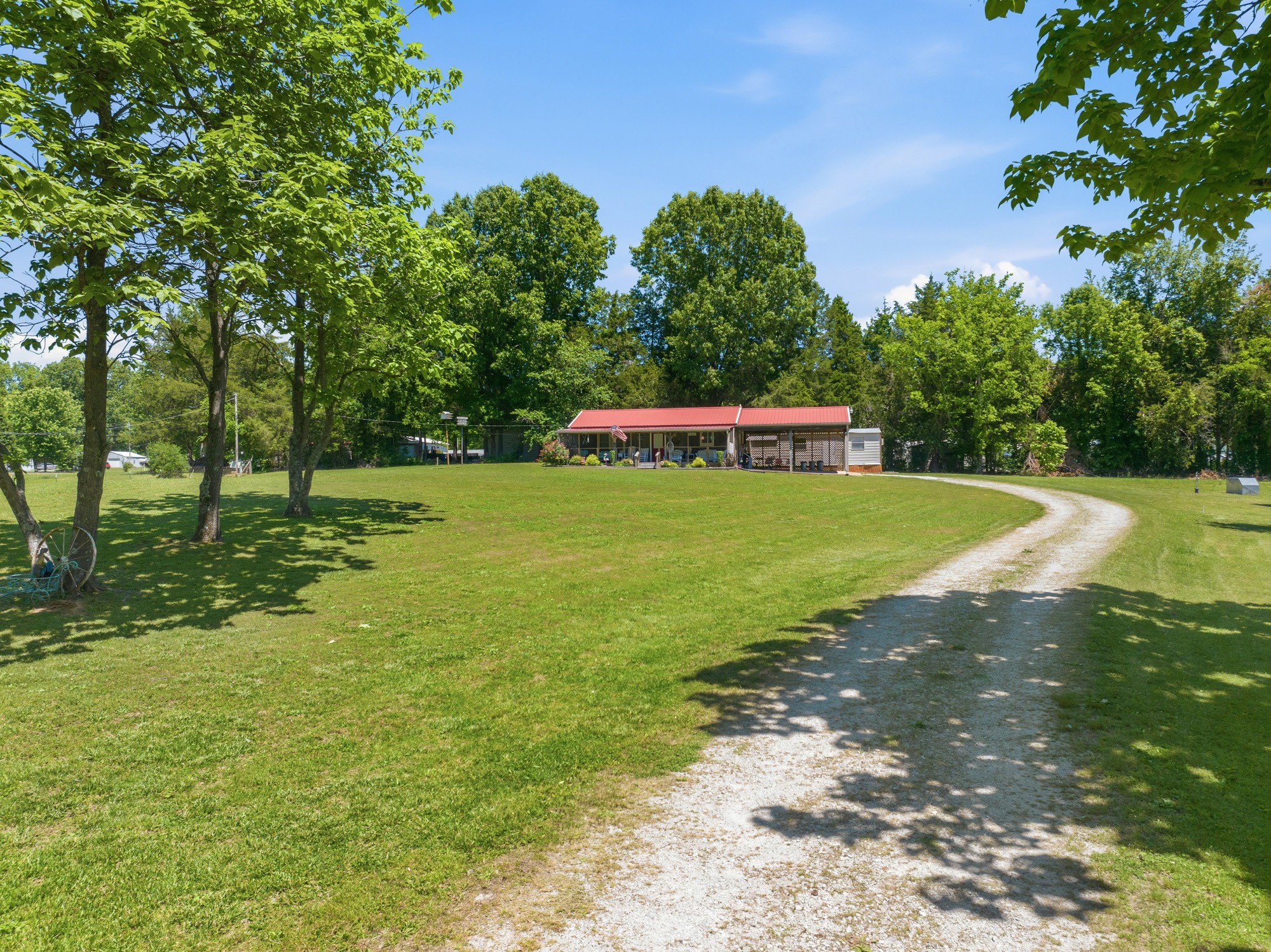 1846 Cypress Creek Road Linden TN 37096