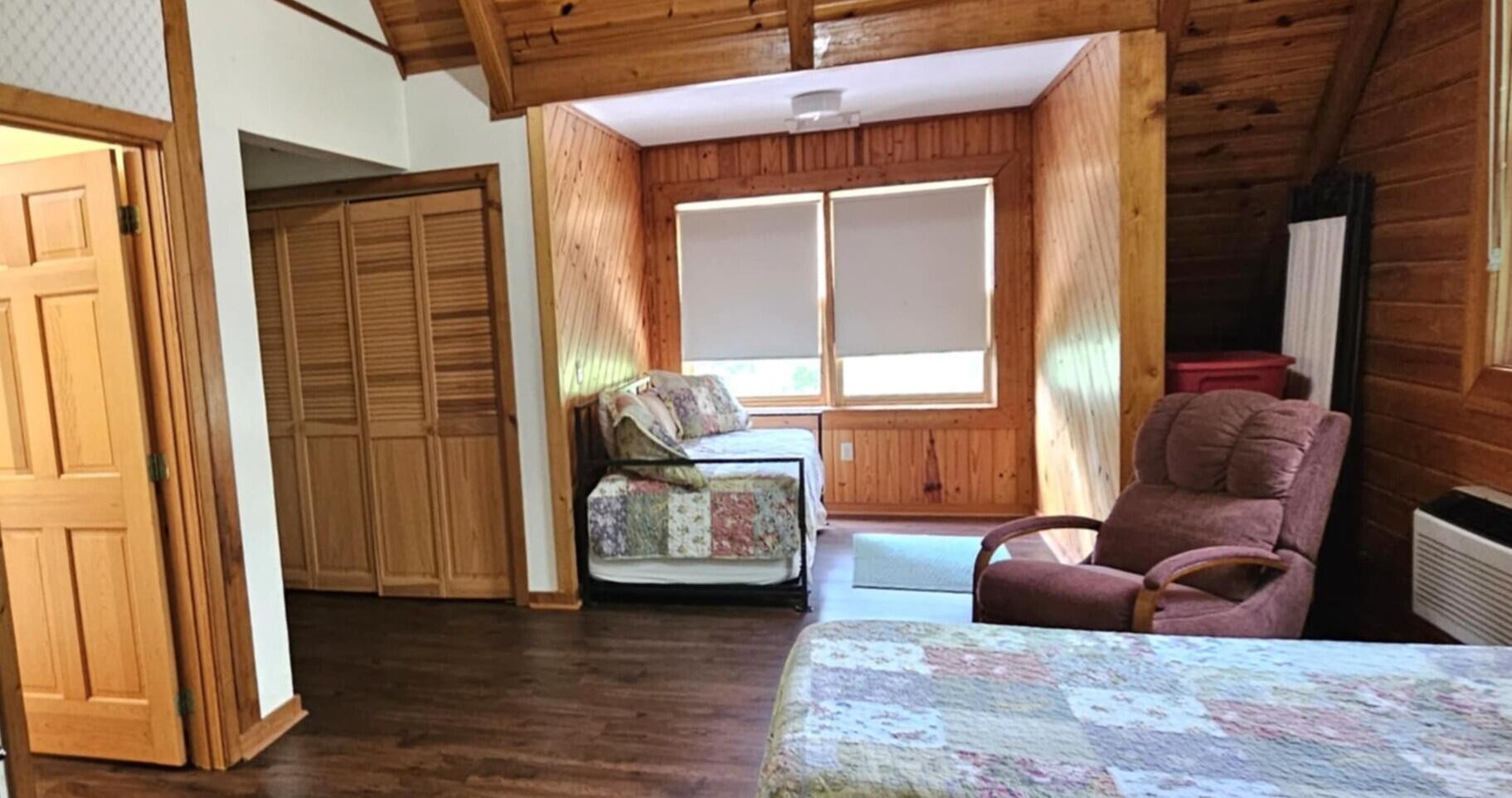 200 Peachtree Lane Tellico Plains TN 37385