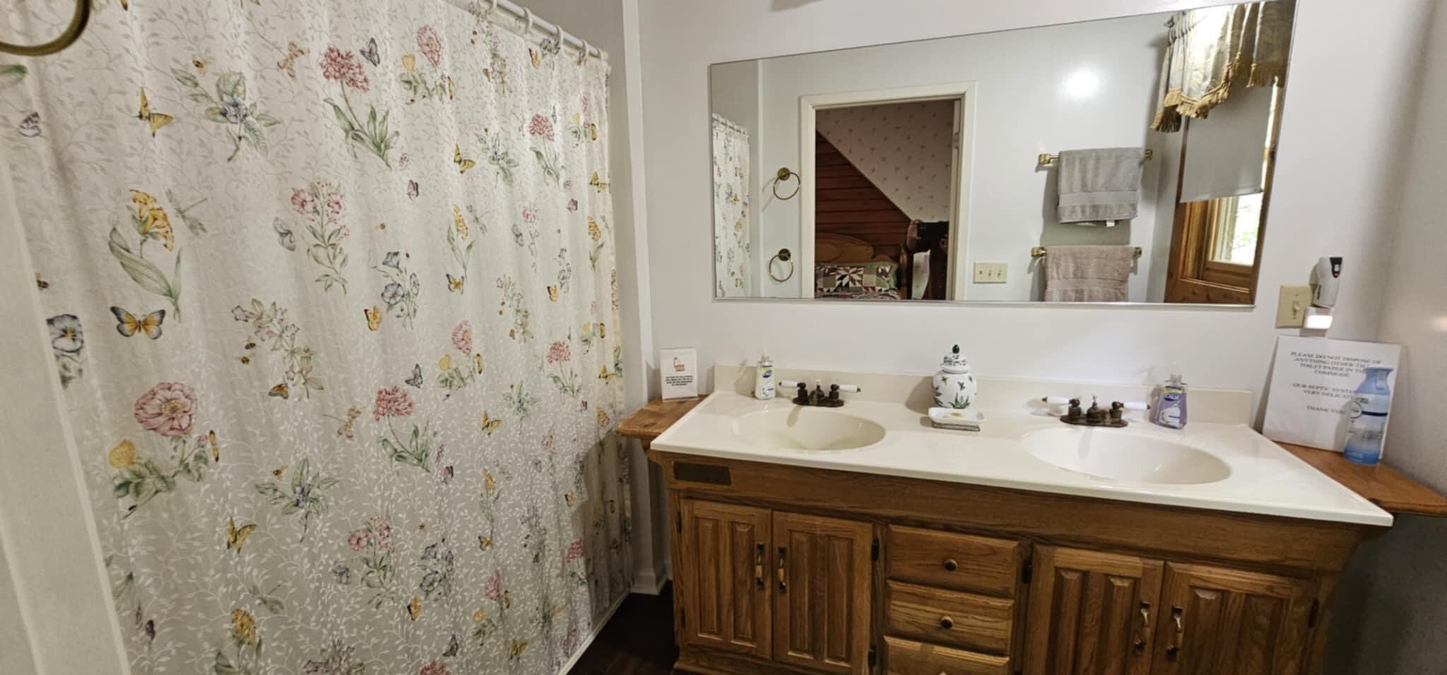 200 Peachtree Lane Tellico Plains TN 37385
