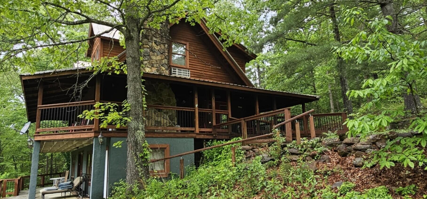 200 Peachtree Lane Tellico Plains TN 37385