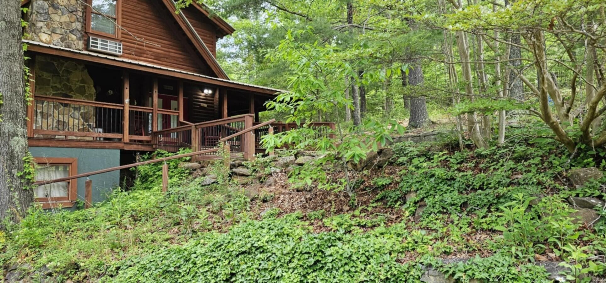 200 Peachtree Lane Tellico Plains TN 37385