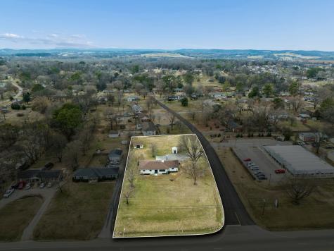 1409 Nashville Highway Columbia TN 38401