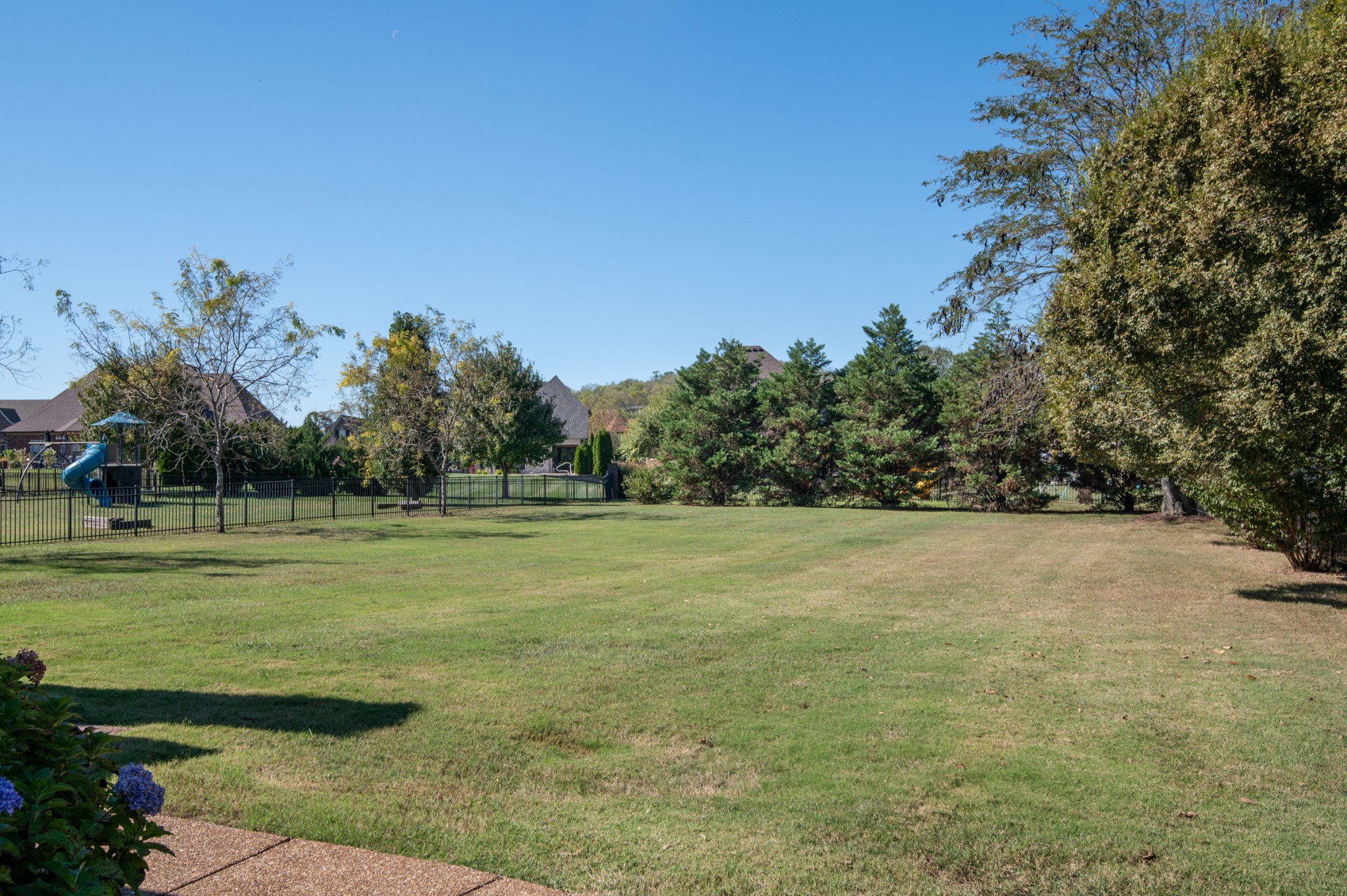 107 Nogs Garden Gallatin TN 37066
