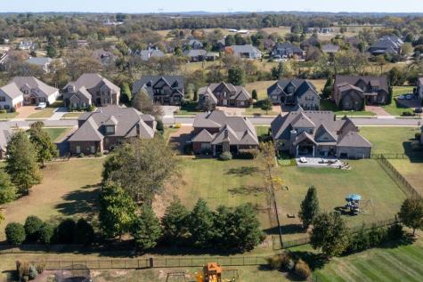 107 Nogs Garden Gallatin TN 37066