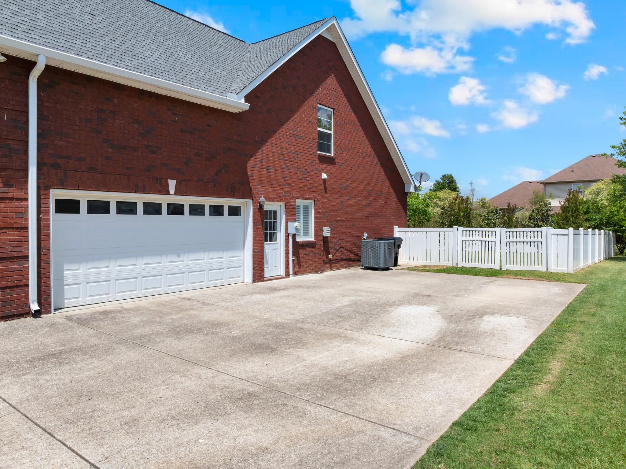 1318 Davy Crockett Drive Murfreesboro TN 37129