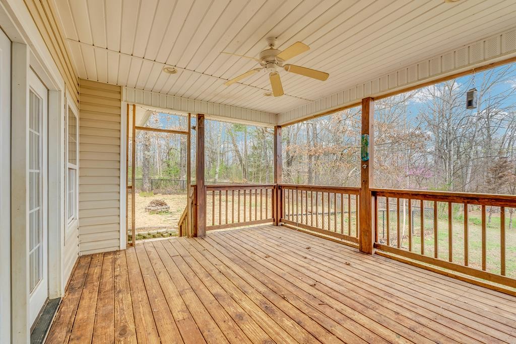 821 Honeysuckle Lane Sparta TN 38583