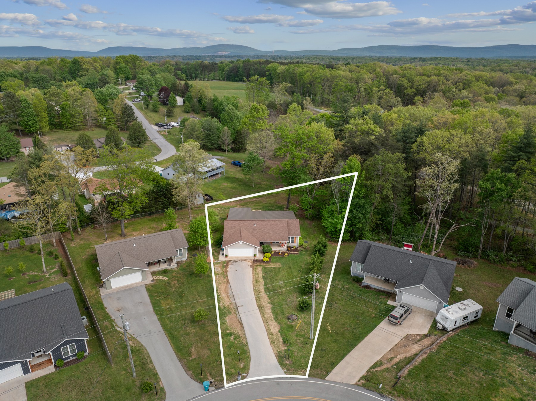 223 Grove Loop Crossville TN 38555