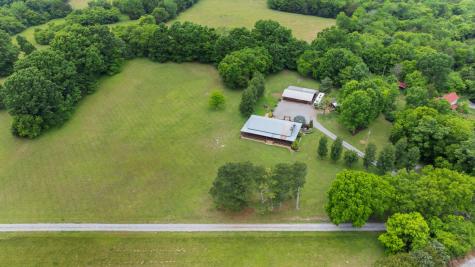 990 Bugscuffle Road Wartrace TN 37183