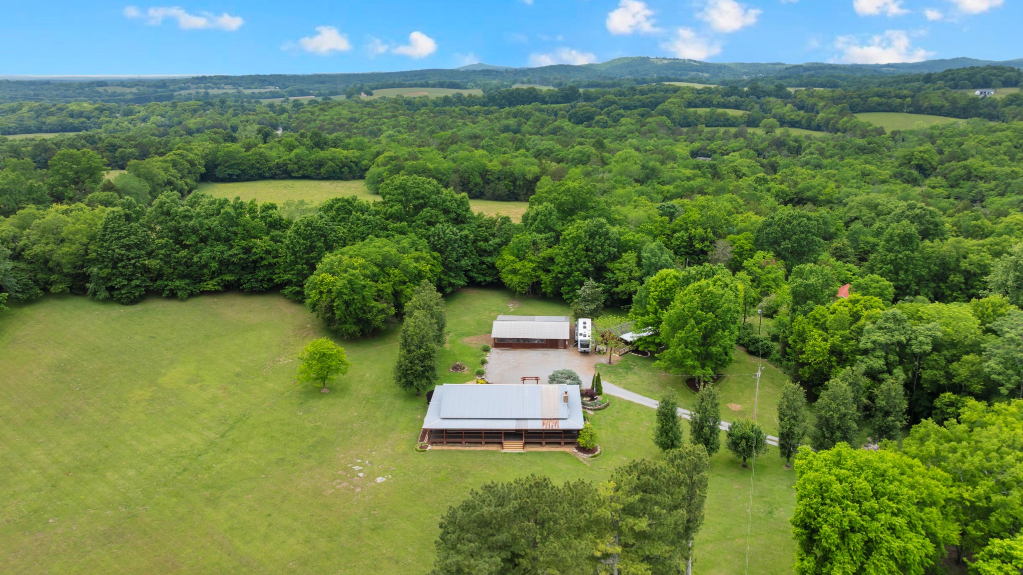 990 Bugscuffle Road Wartrace TN 37183