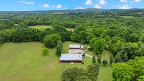 990 Bugscuffle Road Wartrace TN 37183