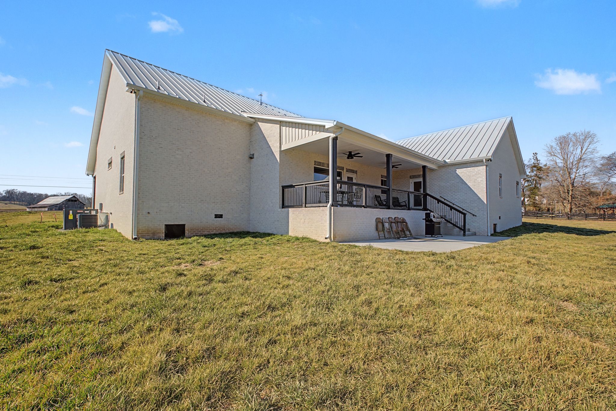 972 Dobbins Pike Gallatin TN 37066