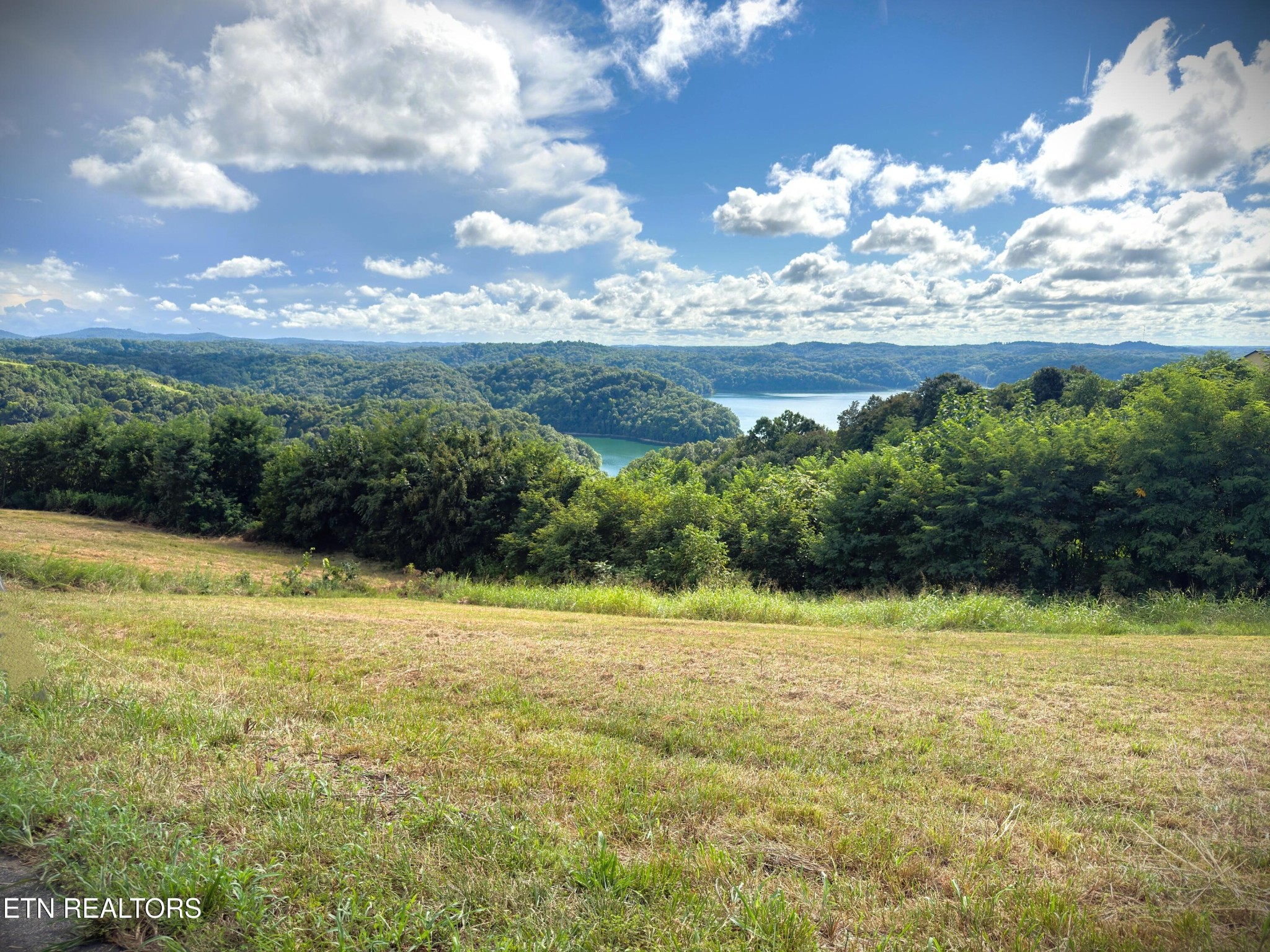 30 Bass Road Hilham TN 38568