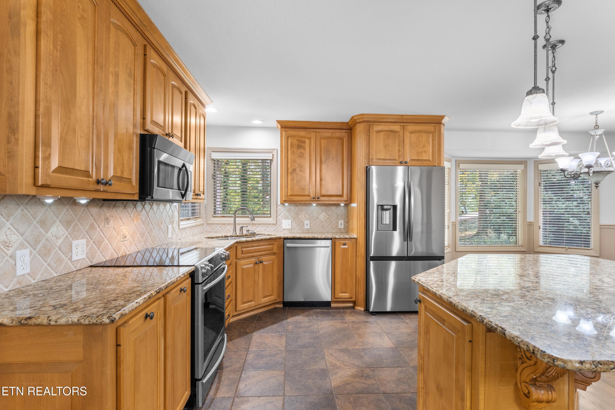 407 Tecumseh Point Loudon TN 37774