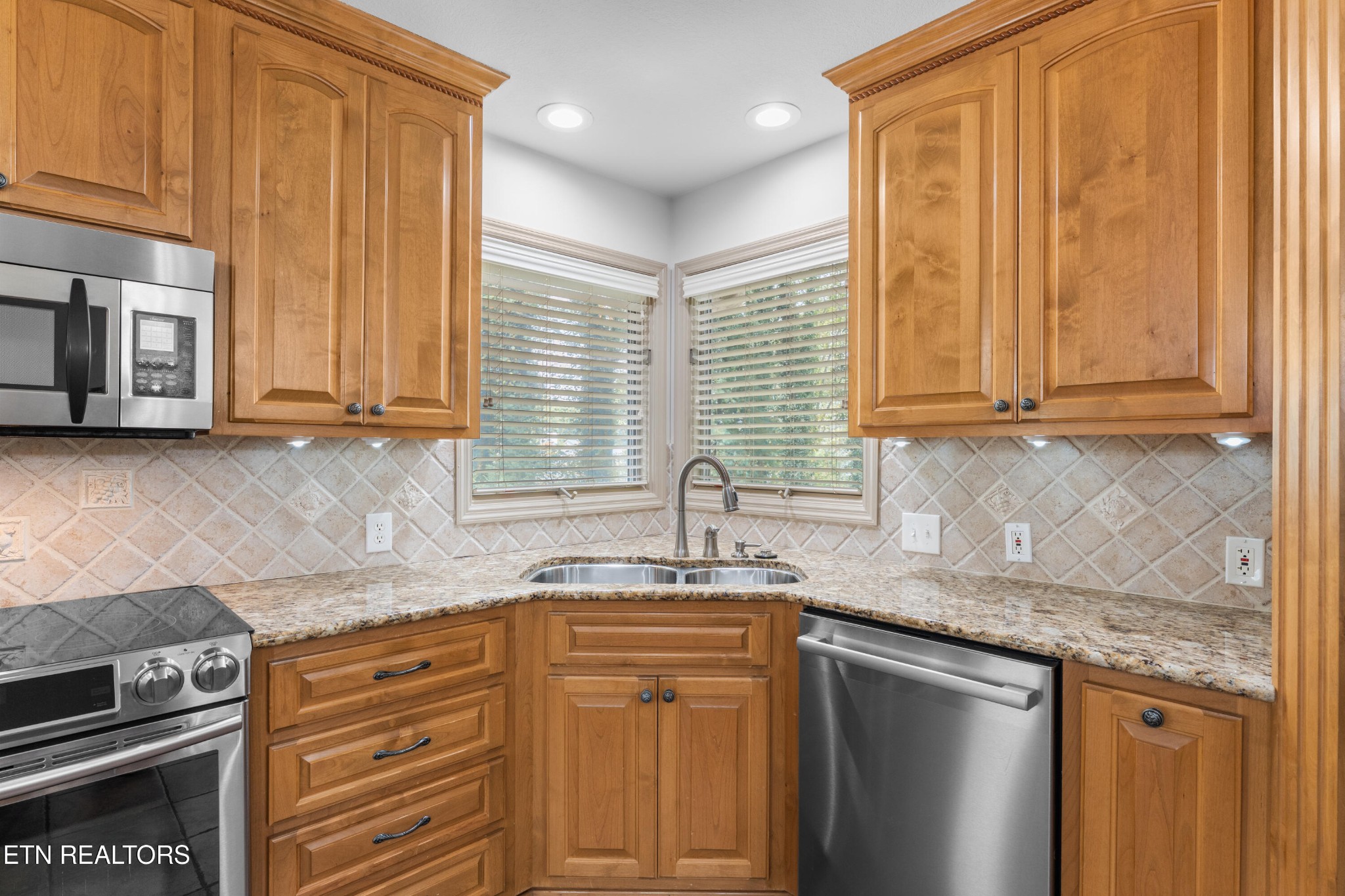 407 Tecumseh Point Loudon TN 37774