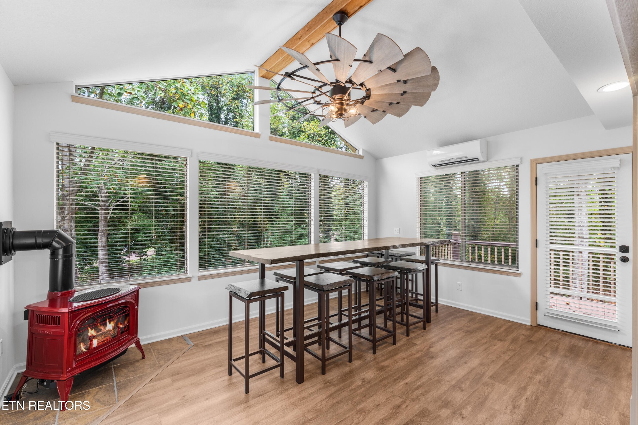 407 Tecumseh Point Loudon TN 37774