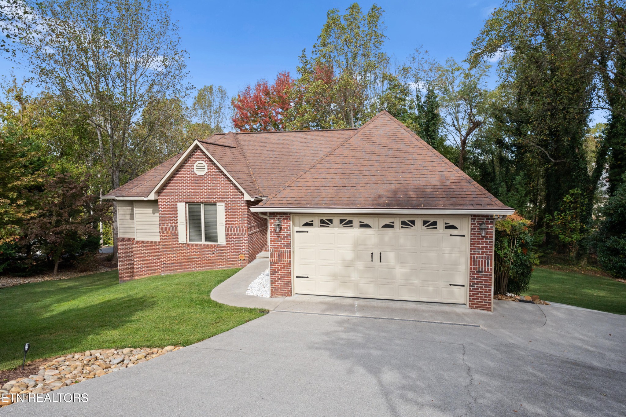407 Tecumseh Point Loudon TN 37774