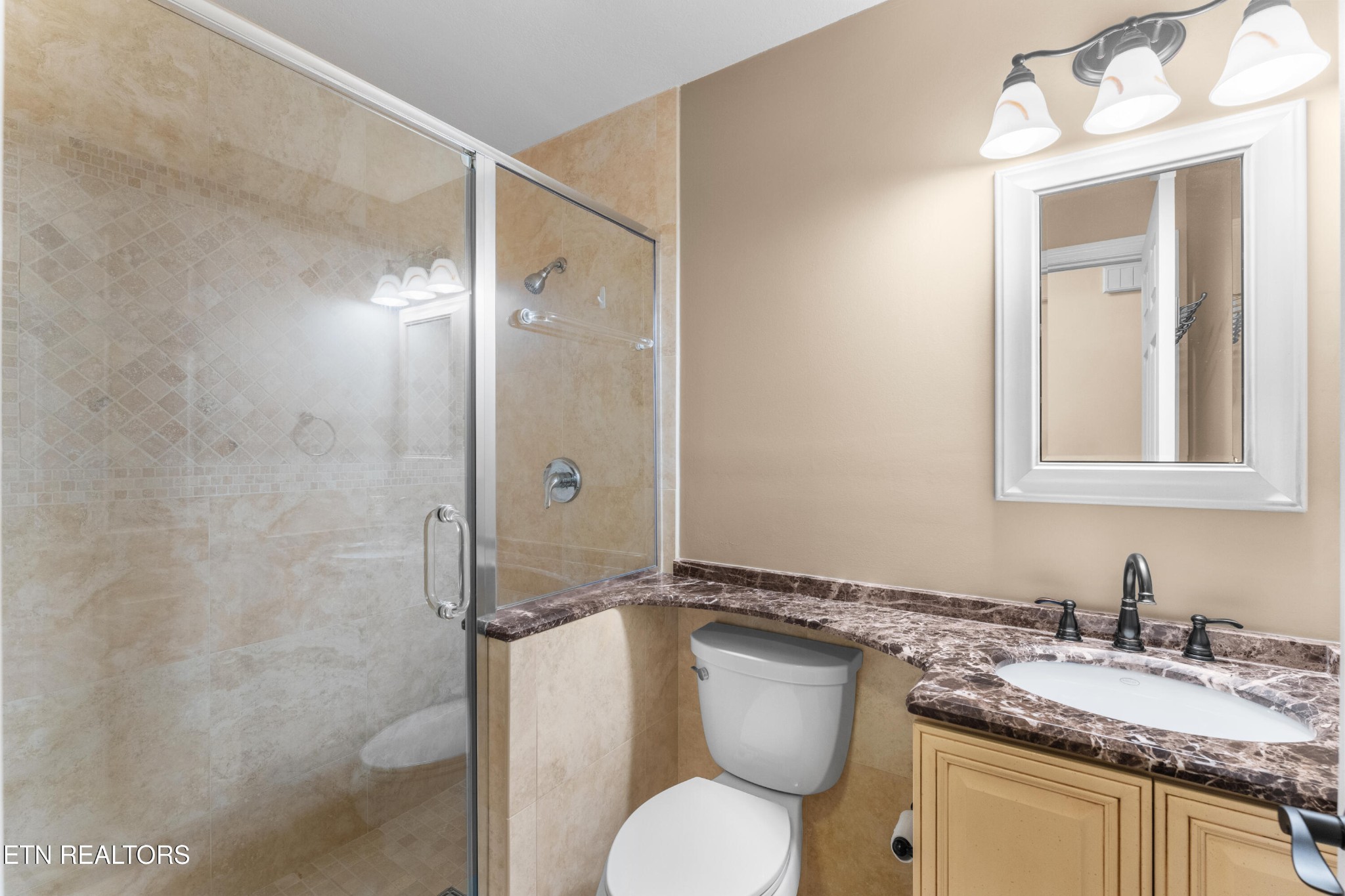 407 Tecumseh Point Loudon TN 37774