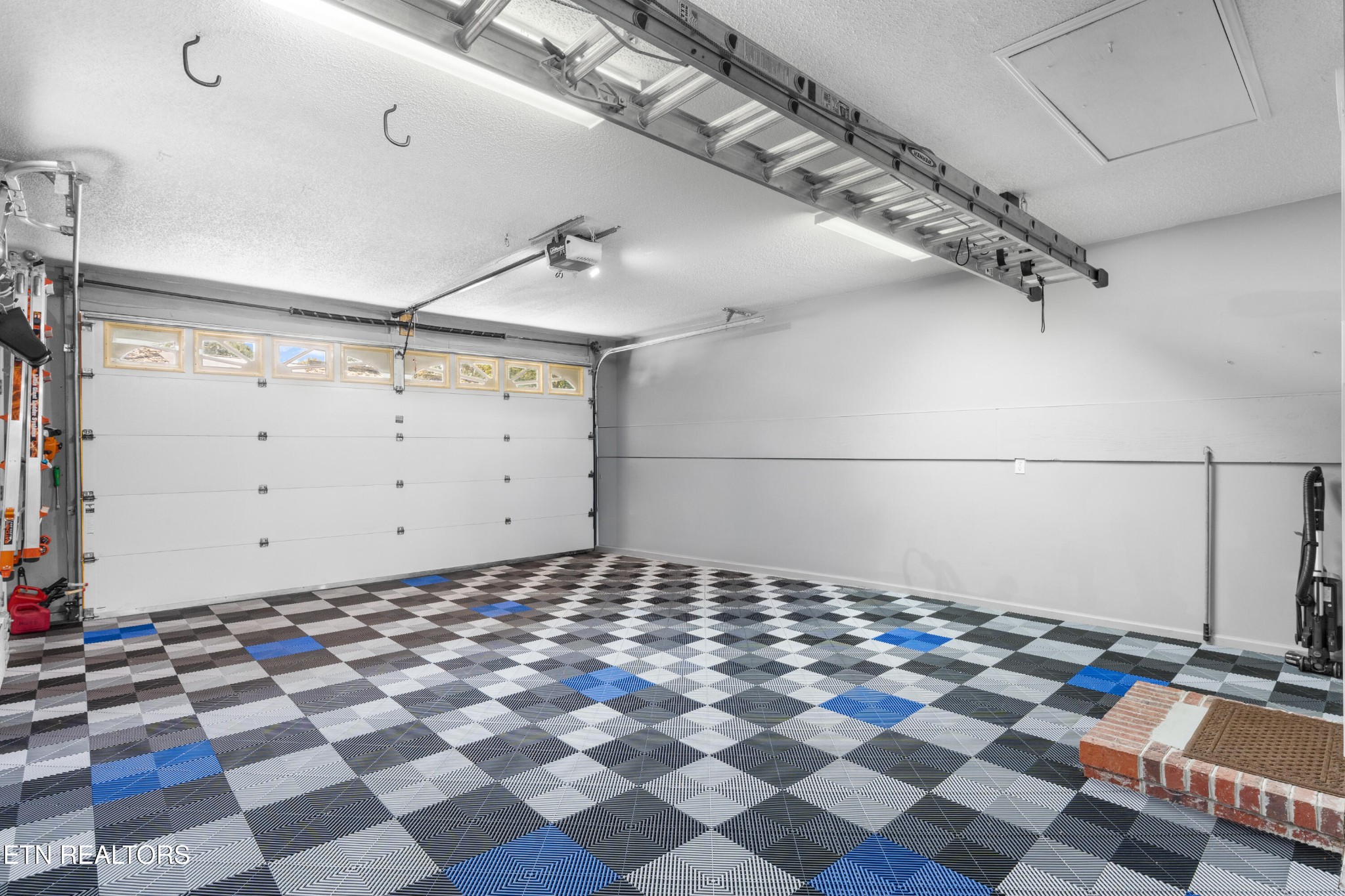 407 Tecumseh Point Loudon TN 37774