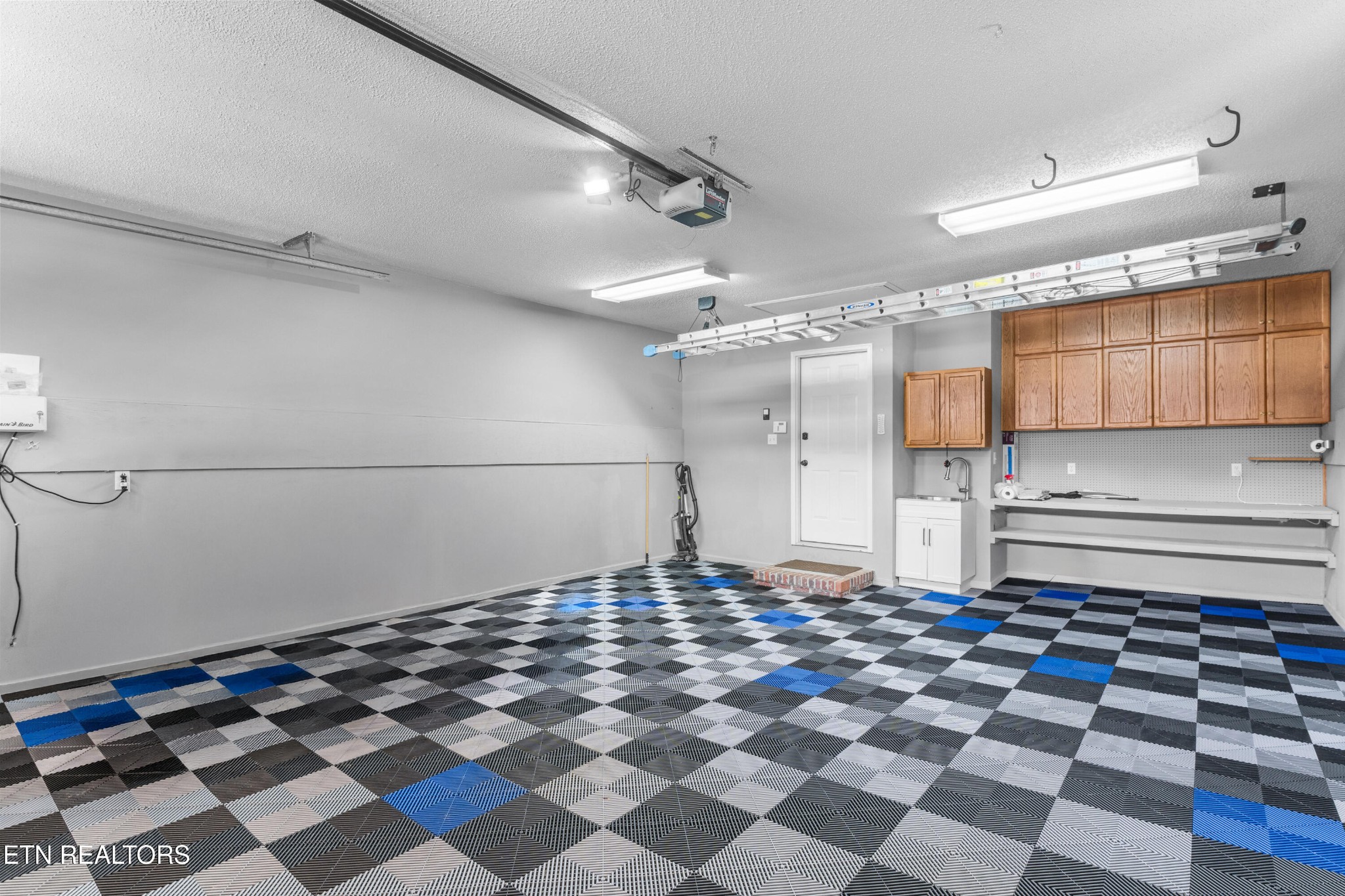 407 Tecumseh Point Loudon TN 37774