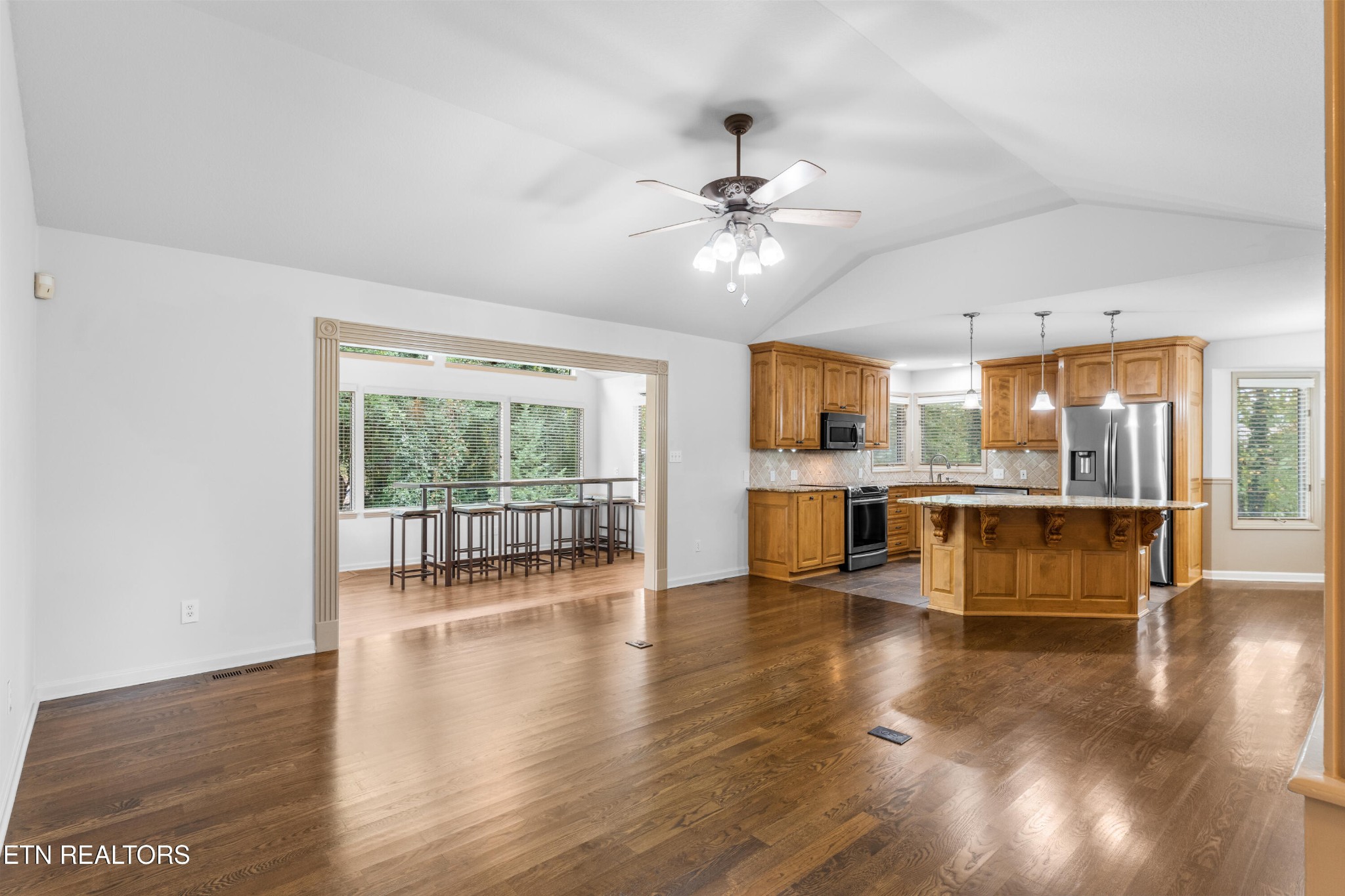 407 Tecumseh Point Loudon TN 37774