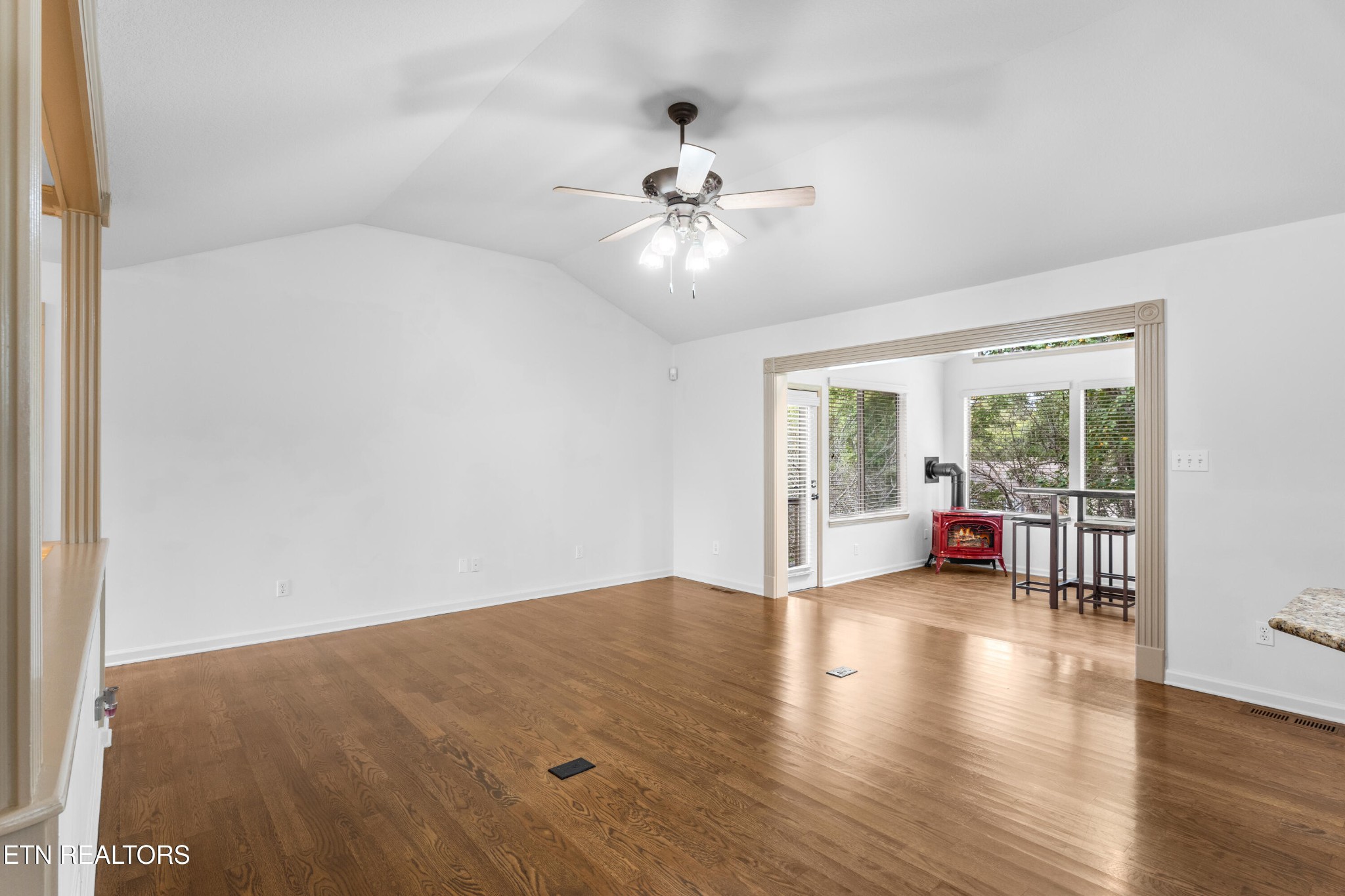 407 Tecumseh Point Loudon TN 37774
