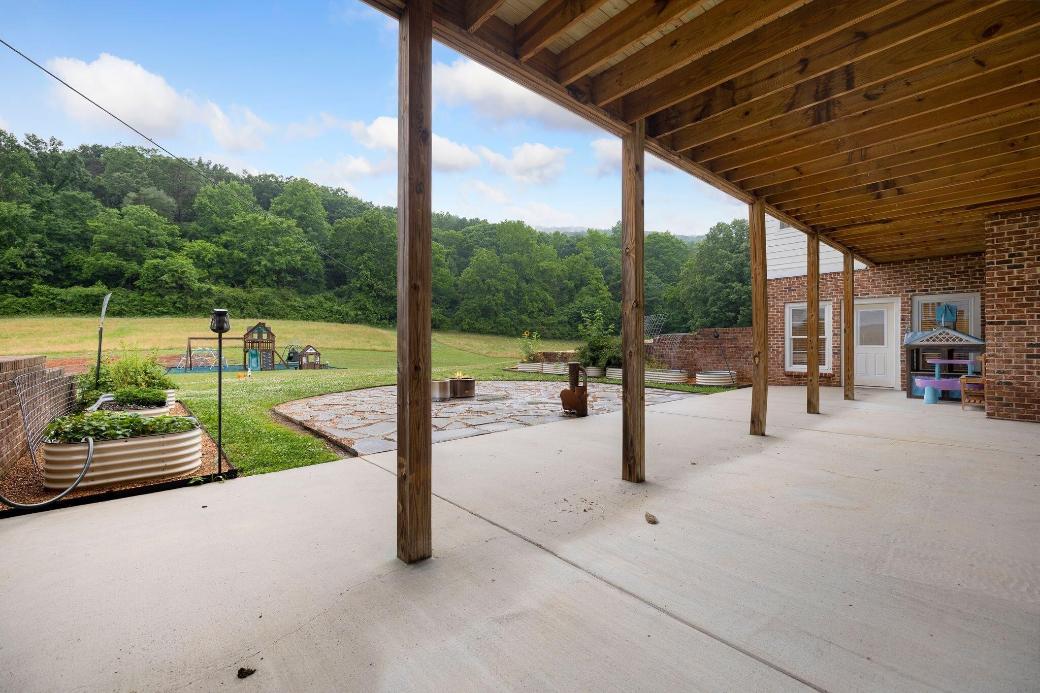 6866 Daus Mountain Road Whitwell TN 37397