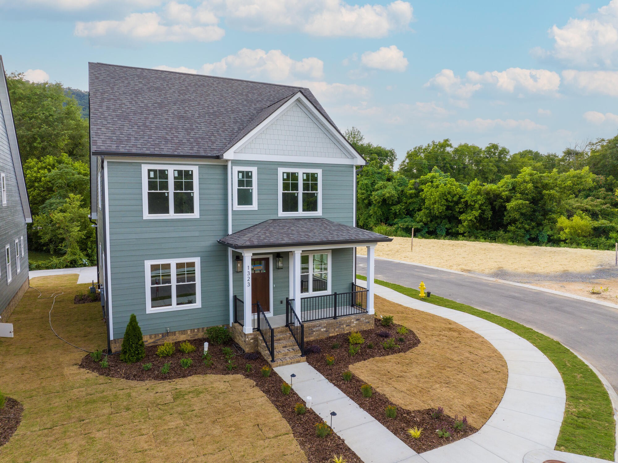 1323 Thomas Avenue Chattanooga TN 37409