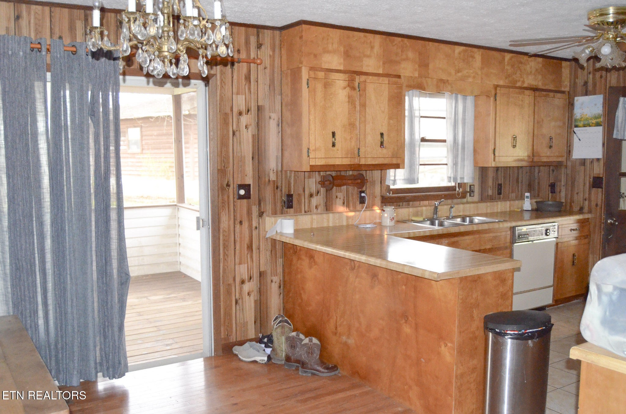 2620 Deer Lodge Highway Deer Lodge TN 37726