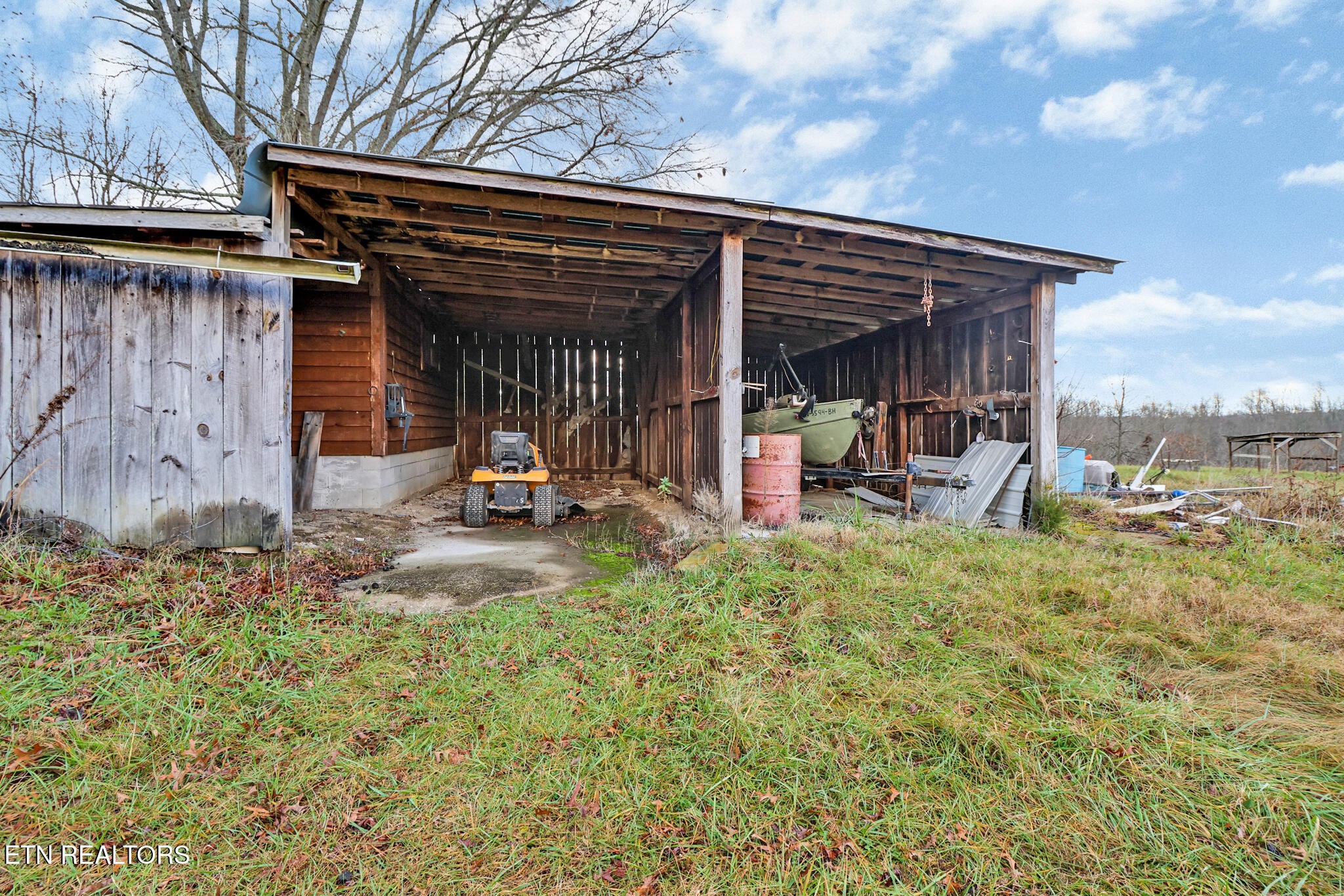 2620 Deer Lodge Highway Deer Lodge TN 37726