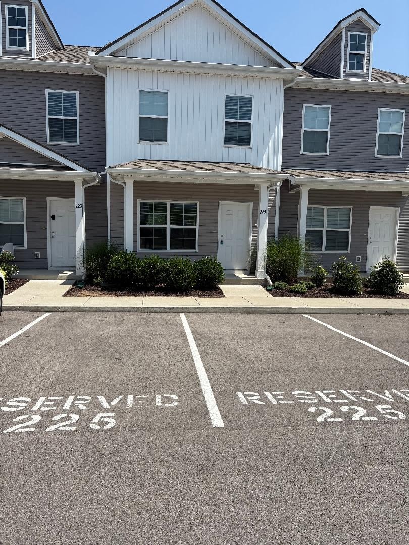 225 Tara Court Columbia TN 38401