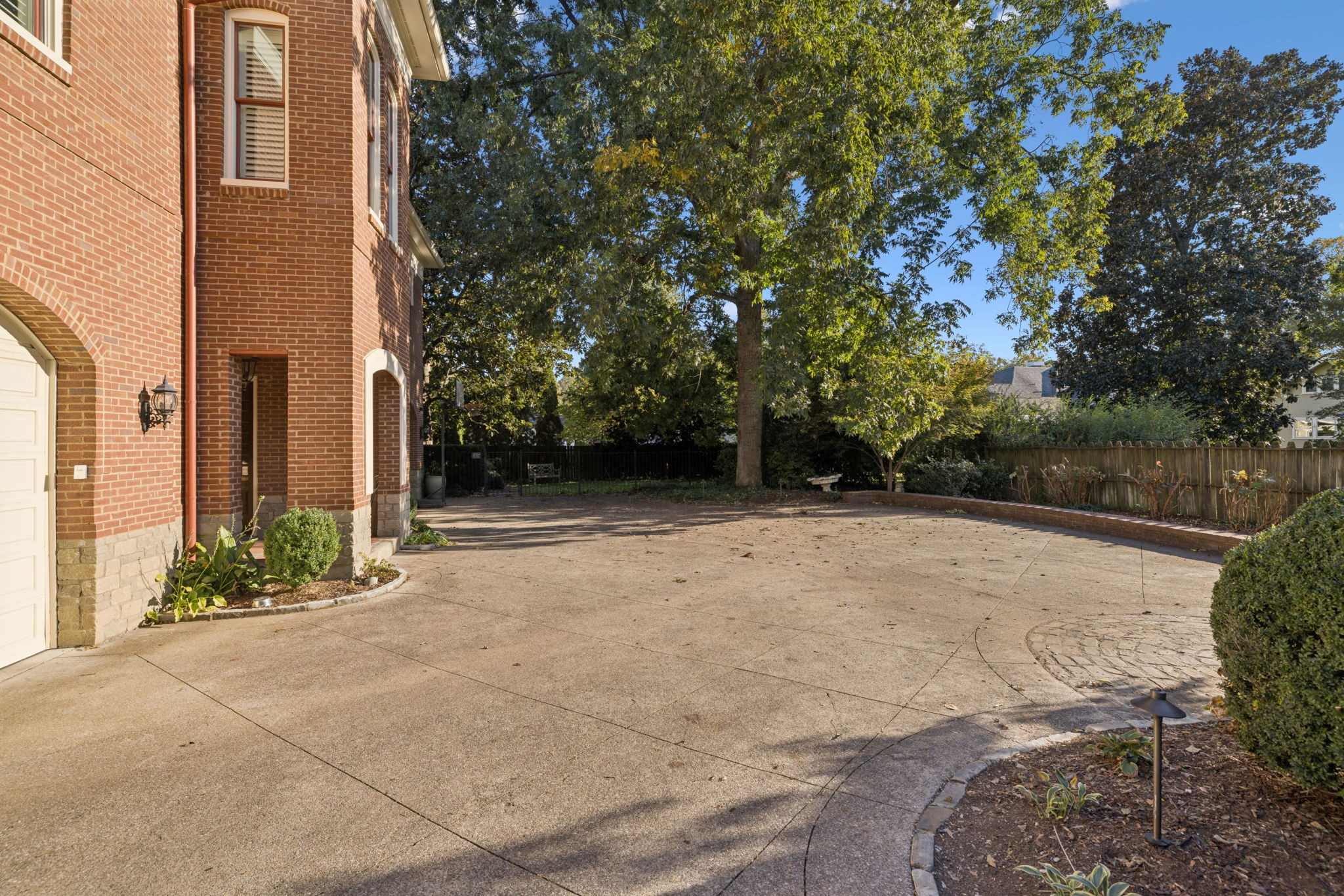 214 3rd Ave, S Franklin TN 37064