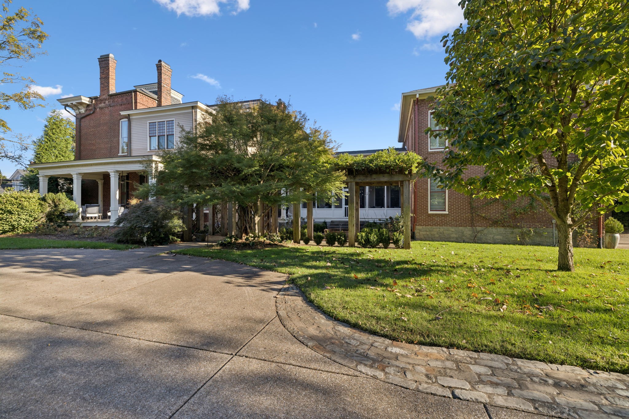 214 3rd Ave, S Franklin TN 37064