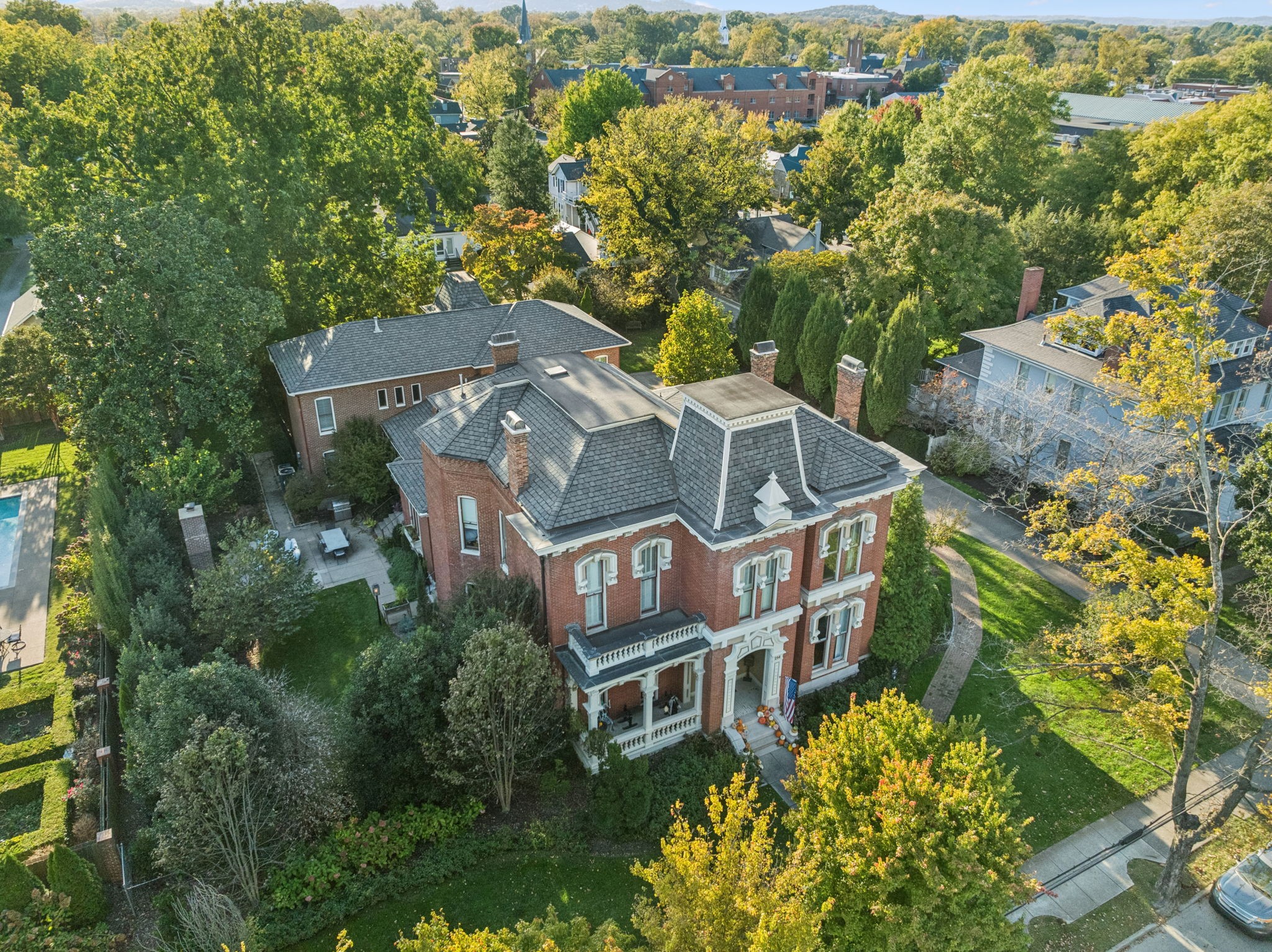 214 3rd Ave, S Franklin TN 37064